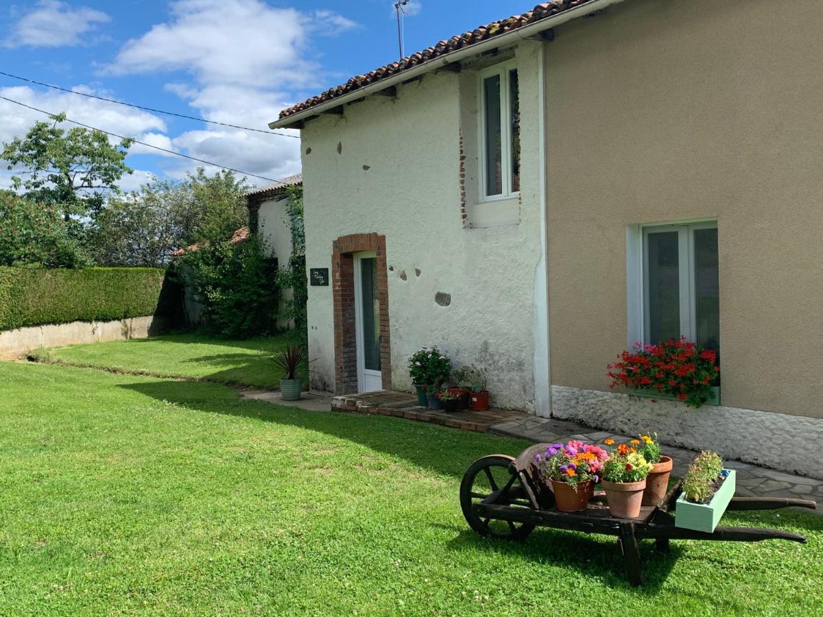 Long Meadow Gite France Asnieres-sur-Blour Exterior foto
